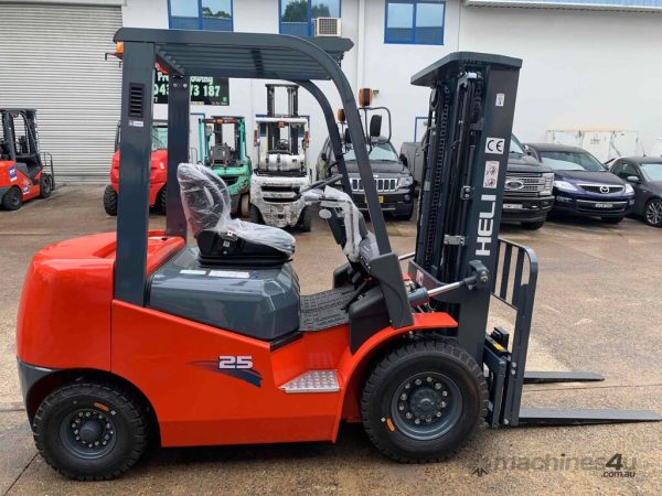 Container Mast 2.5ton Diesel Forklifts2