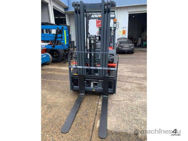 Container Mast 3.0ton Diesel Forklifts4