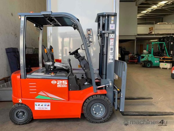 Lithium Ion Powered Counterbalance Forklifts3