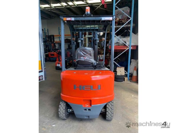 Lithium Ion Powered Counterbalance Forklifts5